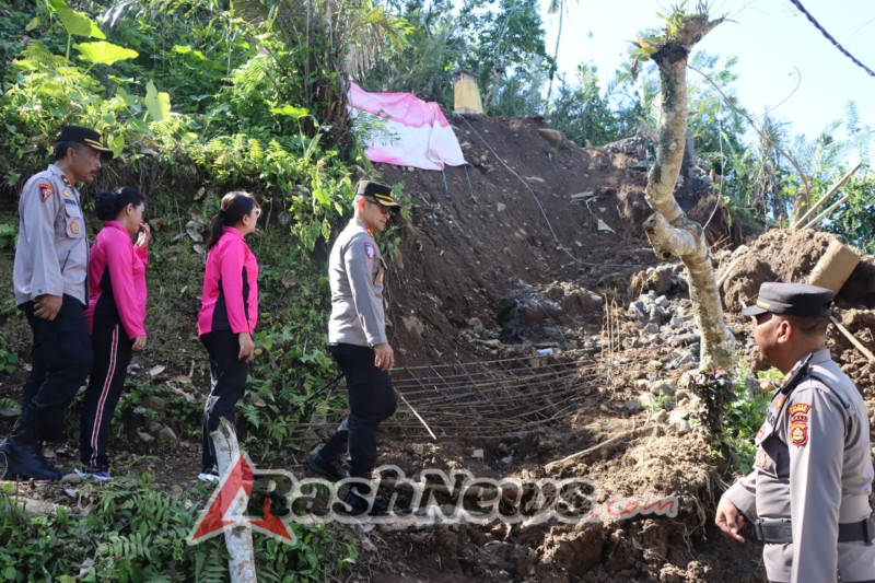 Kapolres Karangasem Lakukan Peninjauan Lokasi Bencana Setelah Penyaluran Sembako