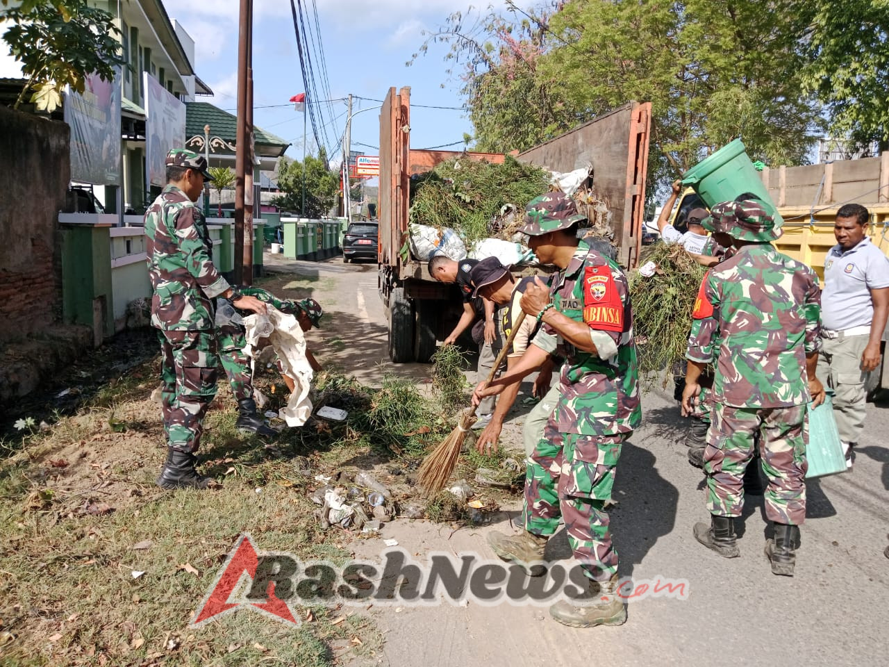 Ribuan Peserta Padati Aksi Karya Bhakti Bersama Kodim 1608/Bima