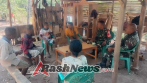 Danramil 1618-01/Miotim Mayor Inf Ery Natan M. Ninu, S.Pd. Gelar Komsos Bersama Warga Desa Sunkaen
