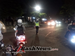 Lalulintas Polsek Mengwi Lakukan Pengaturan Lalin di Simpang Cempaka Kapal