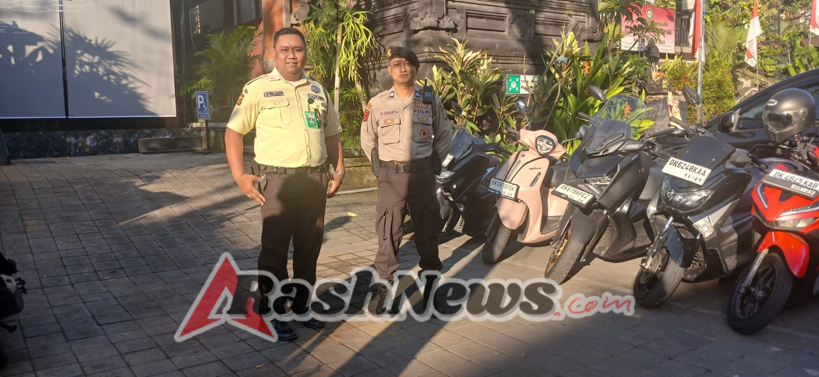 Sat Pamobvit Polres Gianyar Laksanakan Pengamanan Obyek Vital Perbankan di Bank BPD Bali Cabang Gianyar