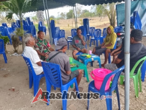 Komsos Babinsa Koramil Pantai Baru: Hadiri Ritual Adat dan Eratkan Kebersamaan