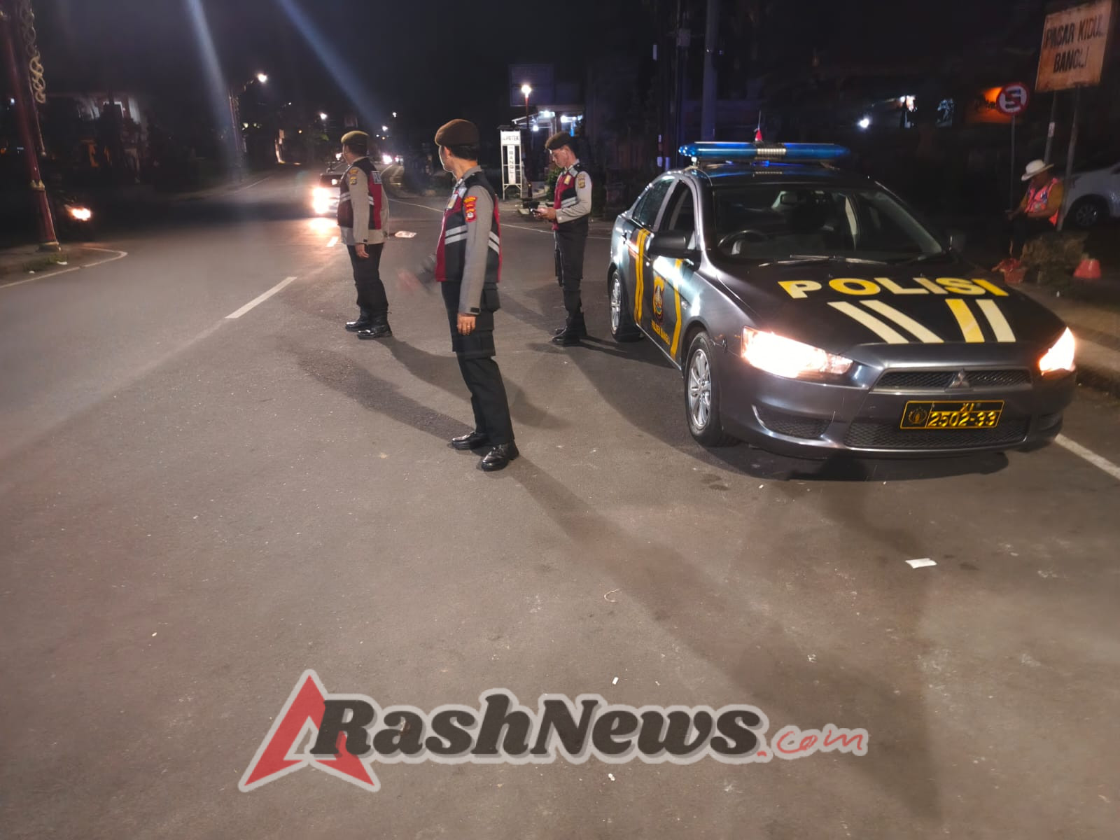 Antisipasi Kegiatan Masyarakat Di Malam Hari, Polsek Bangli Intensifkan Kegiatan Blue Light Patrol