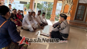 JALIN SINERGITAS, UNIT BINMAS POLSEK KUTA SELATAN SERAHKAN SARANA KONTAK DI LINGKUNGAN WISMA NUSA PERMAI