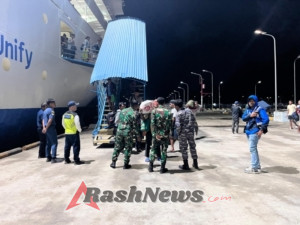 Babinsa Ramil 1624-03/Lewoleba Laksanakan PAM di Pelabuhan PELNI