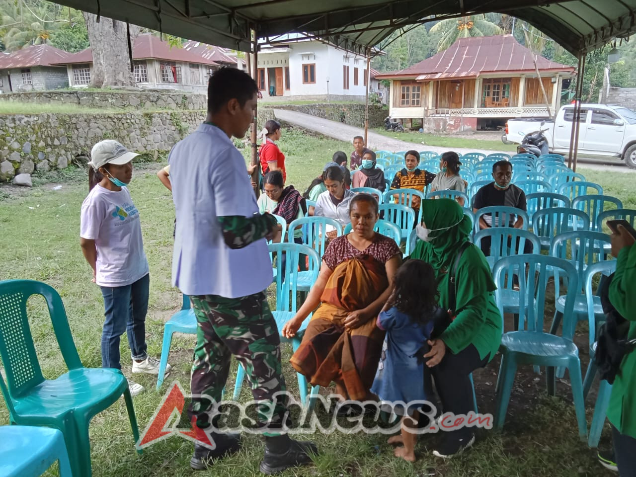 Yonif TP 834/WM Bergerak Cepat: Dari Dapur Umum hingga Layanan Medis Bagi Warga Terdampak Banjir Sawu, Mauponggo, Nagekeo.