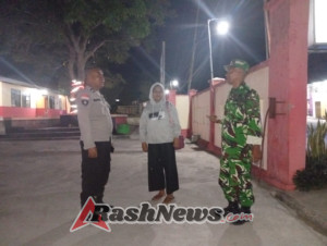 Babinsa Kodim 1621/TTS Laksanakan Sambang Warga Dan Patroli Malam.
