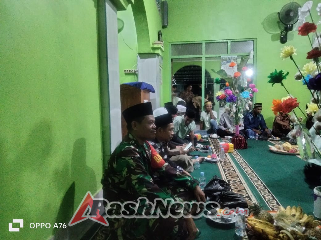 Peringati Maulid Nabi, Babinsa Taliwang Bersama Jamaah Masjid Nurul Iman