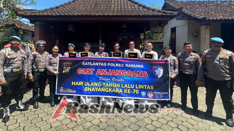 Peringati HUT ke-70 Lalu Lintas, Sat Lantas Polres Badung Tebar Kepedulian untuk Anggota dan Warga Terdampak Banjir