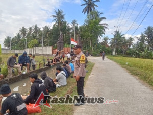 Bhabinkamtibmas Desa Bantas melakukan atensi kegiatan lomba mancing