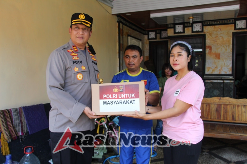 Minggu Kasih Kapolres Tabanan Serahkan Bantuan Sembako Untuk Warga Dan Personel Terdampak Banjir
