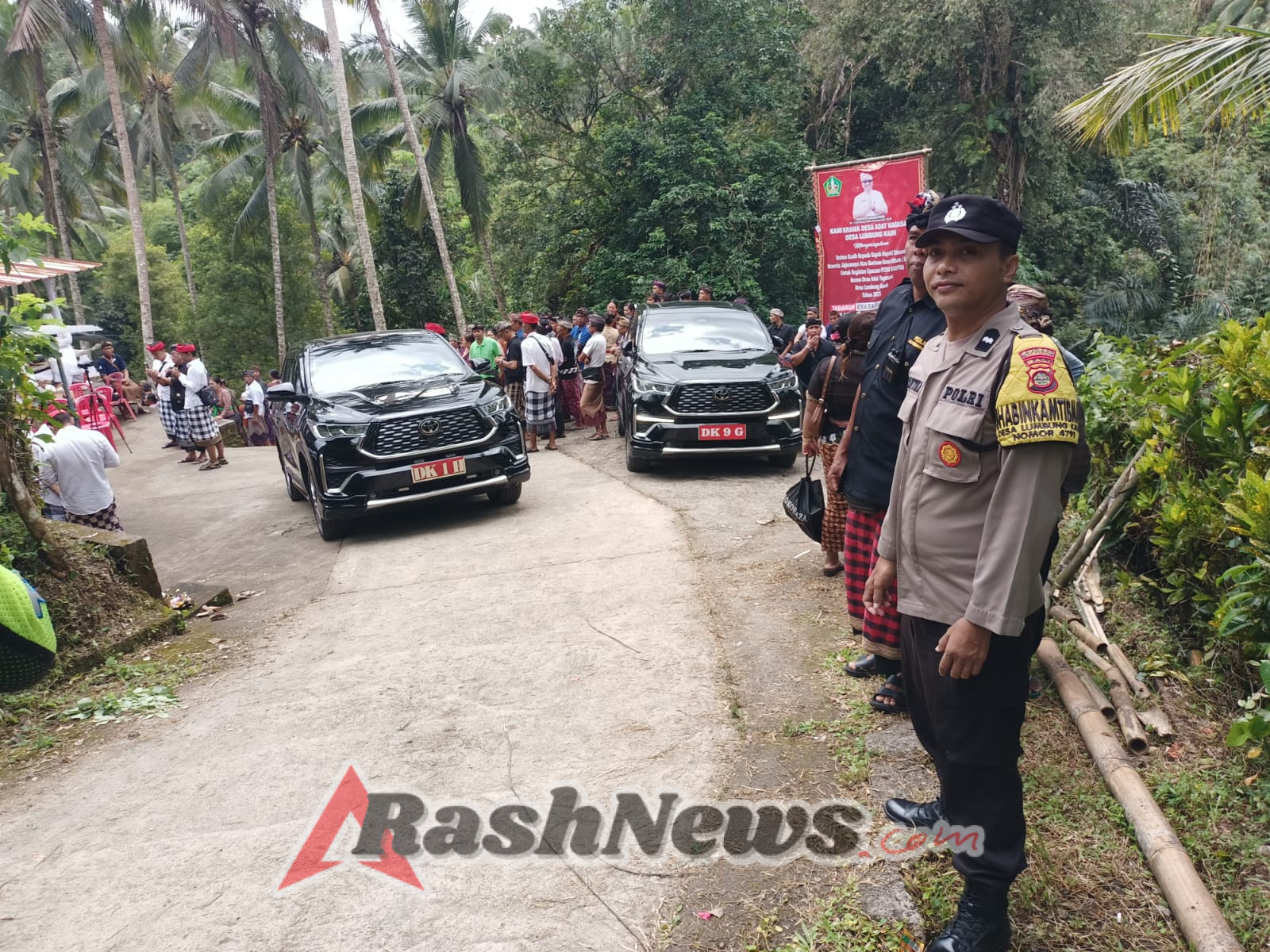 Bhabinkamtibmas Desa Lumbung Kauh laksanakan Pengamanan kegiatan upacara ngaben Desa Adat Nagasari
