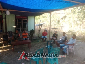 Keamanan Wilayah Terjaga, Babinsa Maurole Sambangi Warga Desa Otogedu