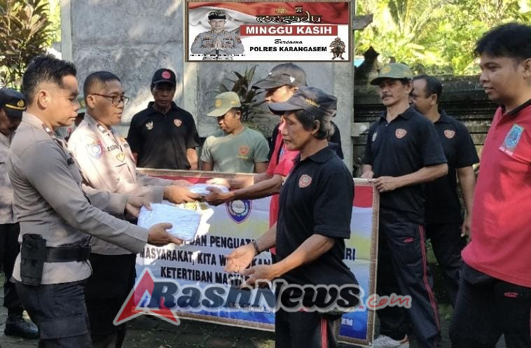 Kasat Binmas mewakili Kapolres Karangasem melaksanakan Minggu Kasih di Desa Ngis, Kec Manggis