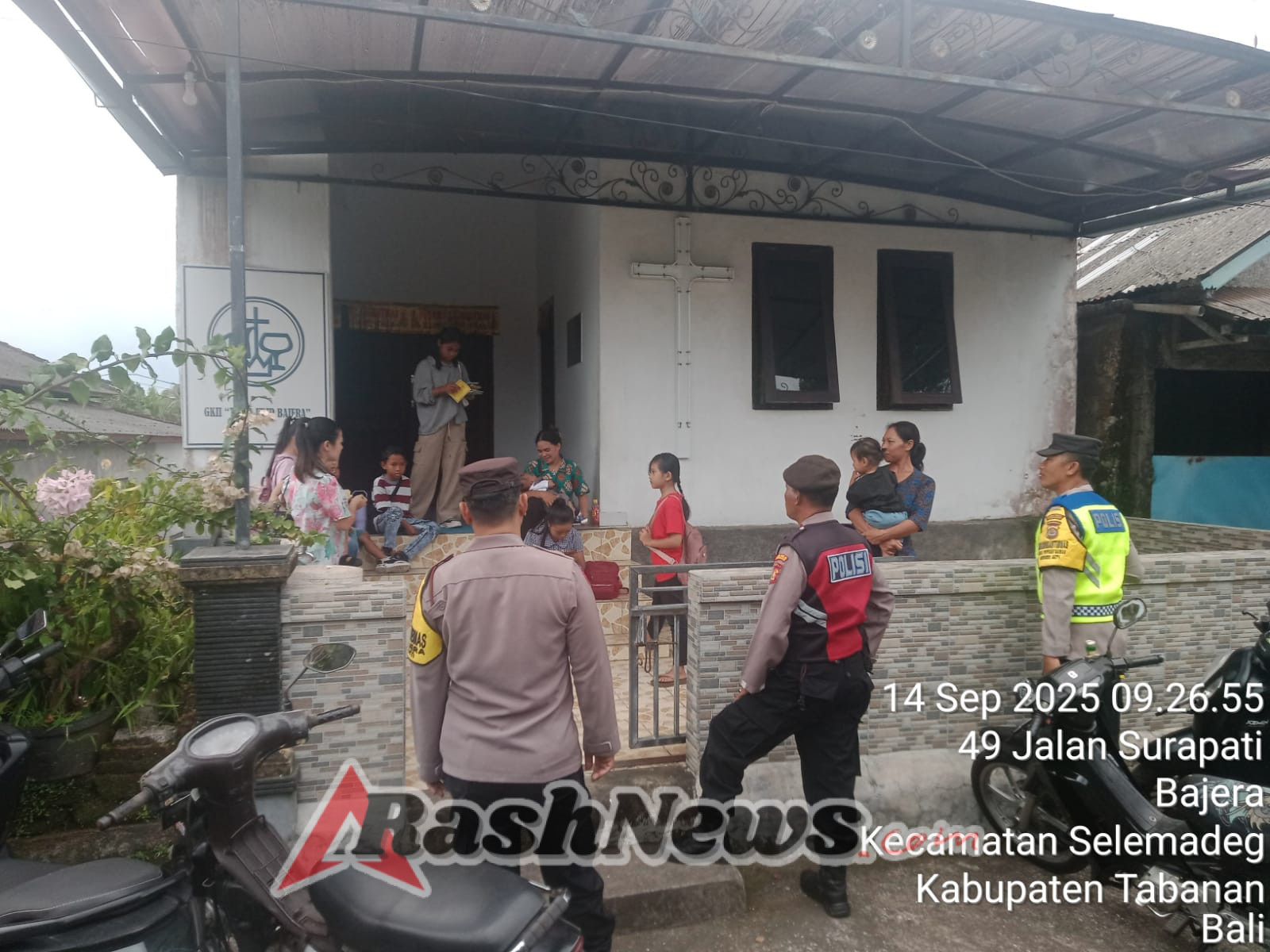 Polsek Selemadeg amankan dan jamin Kekhusyukan ibadah Minggu Umat Nasrani