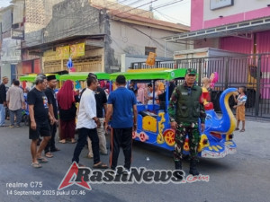 Babinsa & Bhabinkamtibmas Sinergi Amankan Khitanan Massal di Masjid Kuno