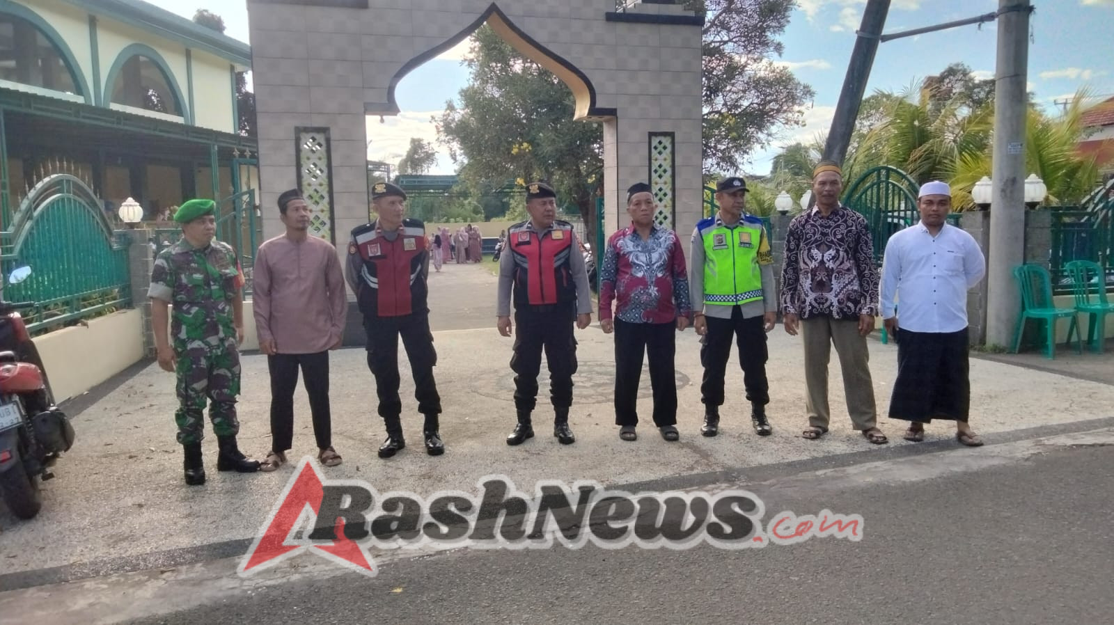 Pengamanan Maulid Nabi, Babinsa Pastikan Kegiatan Berlangsung Aman dan Khidmat