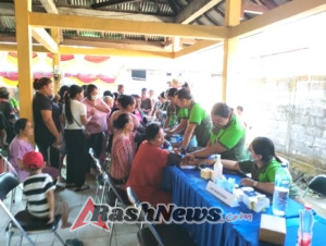 Masyarakat antusias cek kesehatan bersama RSU Kertha Husada Tingkatkan Kesehatan Masyarakat Desa