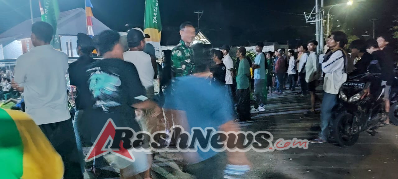 Babinsa Koramil 1628-03/Seteluk Kongkow Bersama Warga, Pererat Kedekatan dan Keamanan