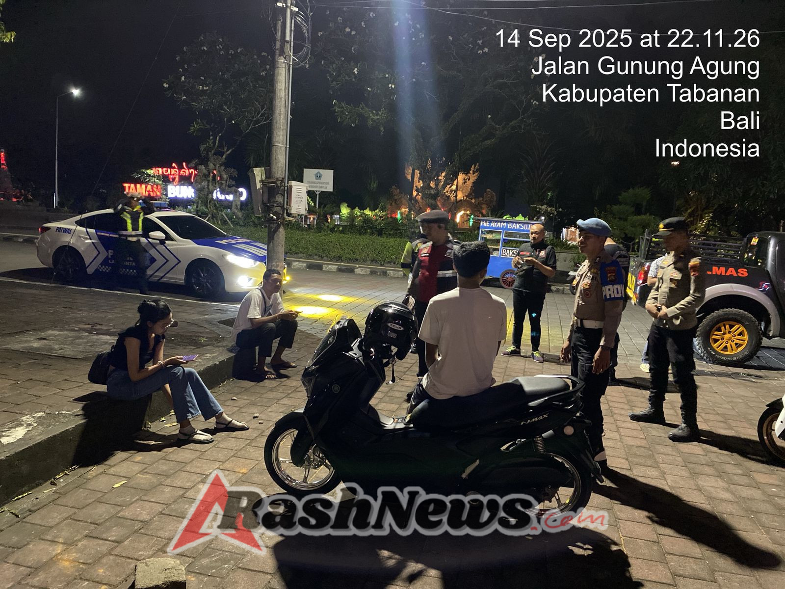 Blue Light Patrol Polres Tabanan Sambangi Lokasi Keramaian, Pastikan Situasi Aman dan Kondusif