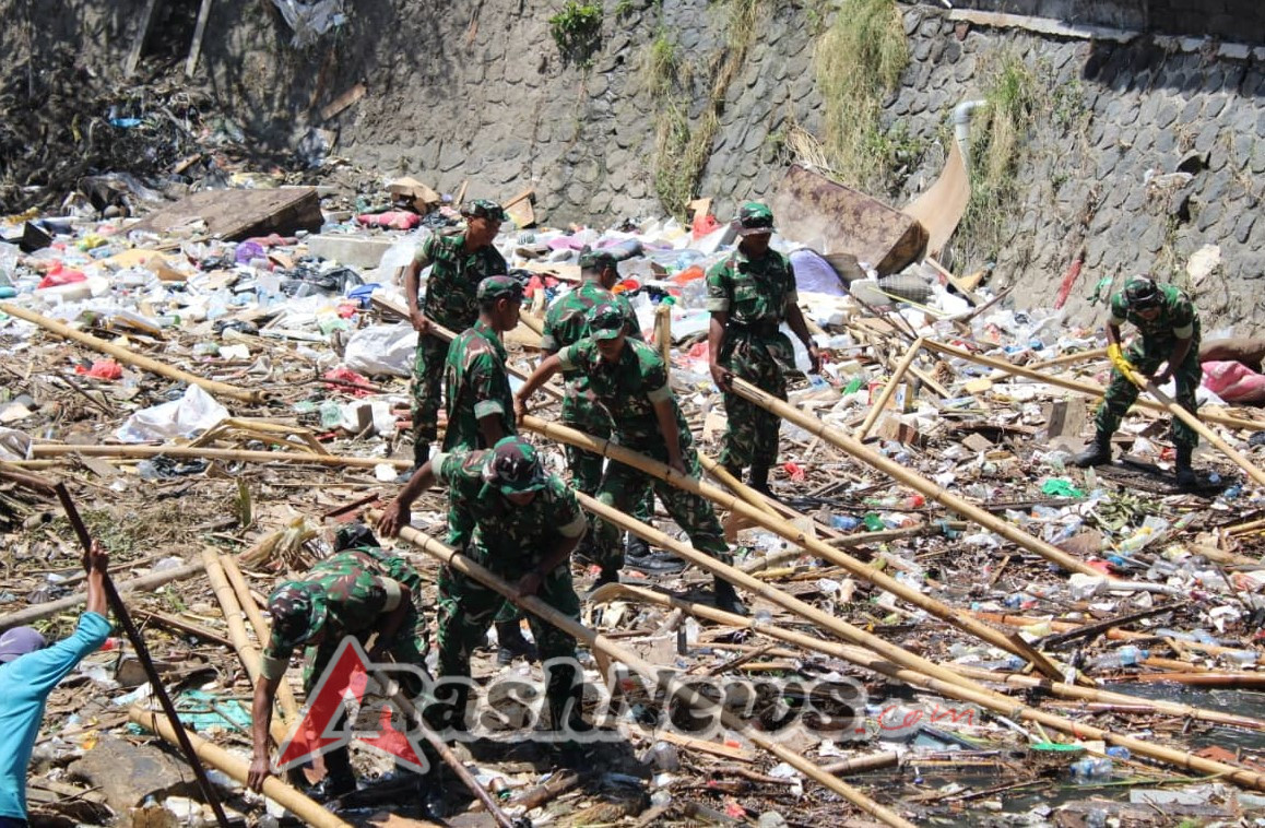 Pemulihan Berkelanjutan: Menteri LH dan Dandim Badung Teguhkan Komitmen Penanganan Banjir di Denpasar