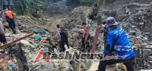 Pencarian Hari Ke-4, Tim Gabungan Sisir Sungai Yeh Penet, Tiga Korban Masih Belum Ditemukan