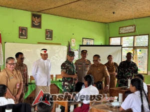Kapolsek Susut Hadiri Penyerahan Simbolis Paket Makan Bergizi Gratis di SD N 2 Penglumbaran