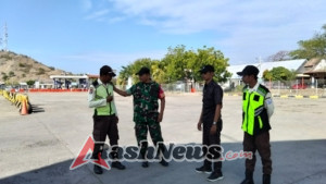 TNI Hadir di Pelabuhan: Babinsa Jaga Kelancaran Transportasi Laut Kokarlian