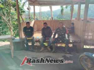Babinsa Aktif di Tengah Warga, Komsos dan Pamwil Warnai Kehadiran TNI di Desa Dile