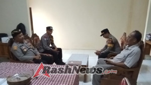 Kapolsek Seltim melaksanakan sambang ke Kantor Desa Gunung Salak