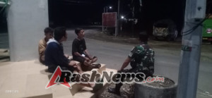 Babinsa Hadir di Tengah Warga, Patroli Malam di Kecamatan Poto Tano Berjalan Kondusif