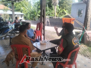 Danramil 1609-01/Buleleng Dukung UMKM Tenun Songket Sutra di Desa Jinengdalem