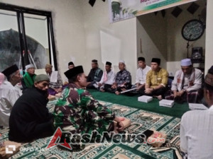 Babinsa Koramil 1628-01/Taliwang Aktif di Tengah Warga, Hadiri Maulid Nabi di Musollah Al-Iqro