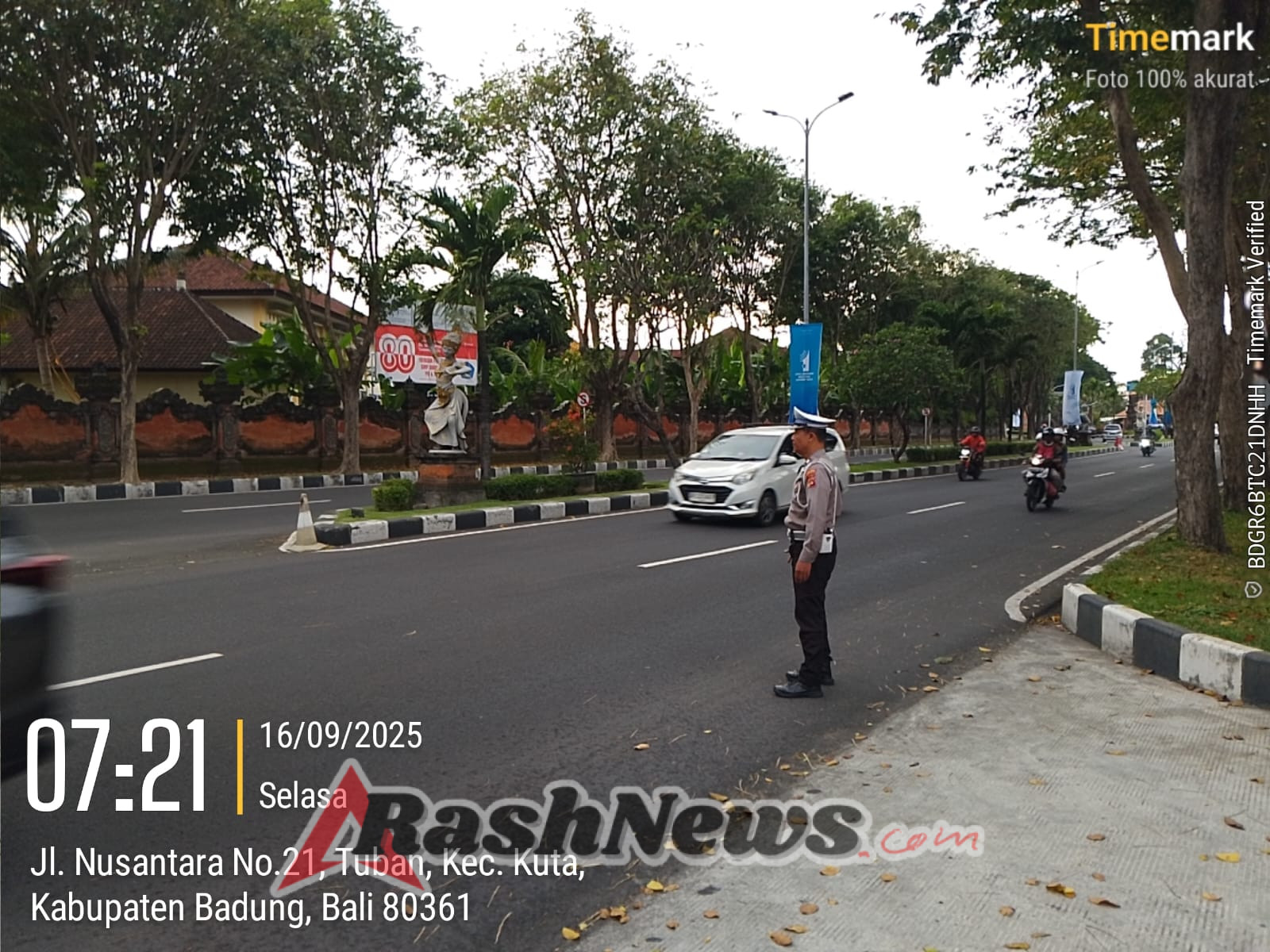 Lalu Lintas Lancar, Satlantas Bandara Ngurah Rai Intensifkan Pengaturan Pagi