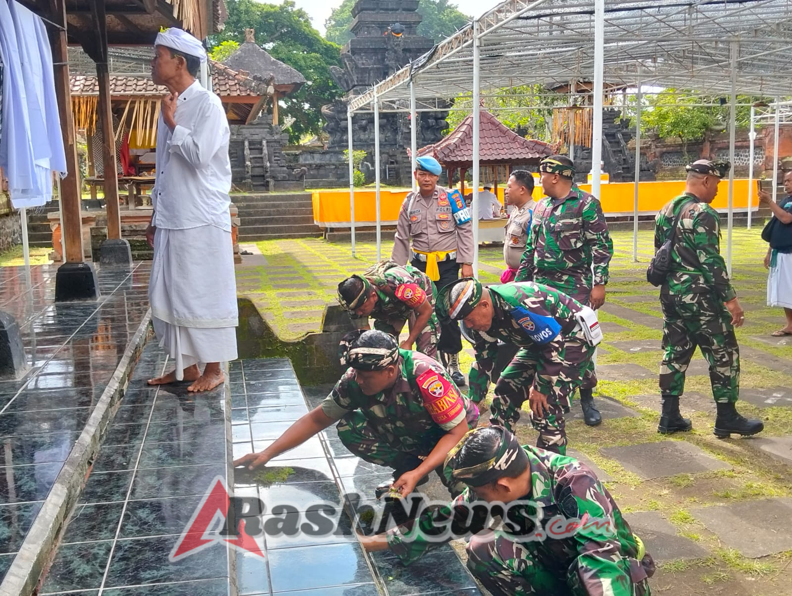 Bhakti sosial dan persembahyangan bersama Kodim 1623/Karangasem dan Polres Karangasem, upaya juga sinergitas.