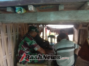 Babinsa Koramil 1628-03/Seteluk Aktif Bangun Komunikasi Sosial di Desa Tapir