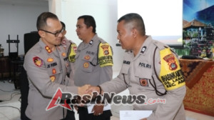 Kapolres Karangasem Apresiasi Bhabinkamtibmas Berprestasi dalam Pelaporan