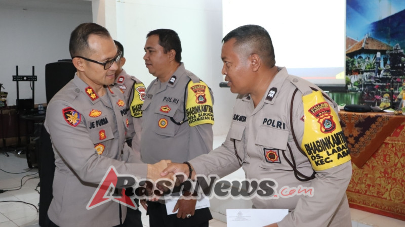 Kapolres Karangasem Apresiasi Bhabinkamtibmas Berprestasi dalam Pelaporan