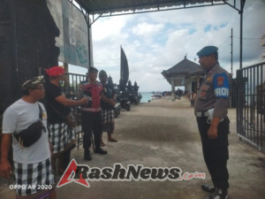 Pengamanan Penyebrangan Wisatawan di Dermaga Fastboat Padangbai
