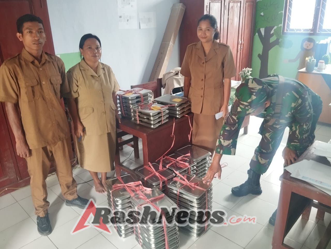 Serma Ali Safrudin Dampingi Pemantauan Gizi Seimbang di Kecamatan Reok