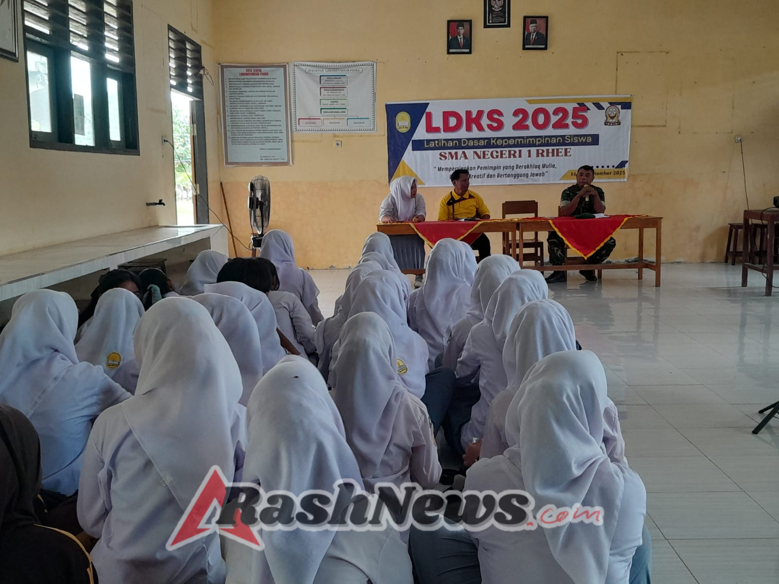 ‎Peltu Lispongoh Ajak Siswa SMA Negeri 1 Rhee Tanamkan Jiwa Nasionalisme dan Disiplin