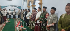 Babinsa dan Bhabinkamtibmas Bersinergi Amankan Peringatan Maulid Nabi Muhammad SAW di Taliwang