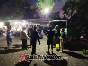 Pelihara stabilitas harga pangan, Babinsa Koramil 1623-08/Kubu laksanakan penjualan beras SPHP dalam rangka HUT TNI ke-80.