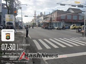 Atensi Kemacetan dan Laka, Polsek Kediri Gelar Personil  Untuk Laksanakan Strong Point