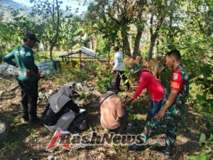 Babinsa Desa Moteng Hadir Kawal Legalitas dan Kesehatan Hewan Ternak Masyarakat
