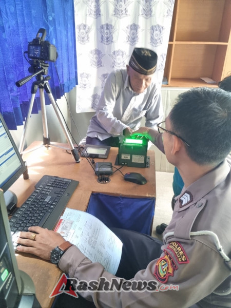 Tedun Banjar Polres Karangasem Berikan Pelayanan SIM dan SAMSAT Keliling