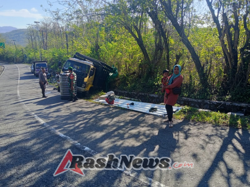 Babinsa Desa Belo Laksanakan Pemantauan Kecelakaan Mobil di Poros Pola Mata – Maluk