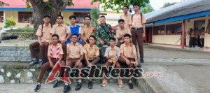 Dekatkan Diri dengan Generasi Muda, Babinsa Ajak Siswa SMAN 1 Ende Jaga Semangat Nasionalisme