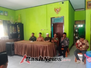 Koramil 1607-06/Lape Lopok Dampingi Pemerintah Desa Dete dalam Pelepasan Aparat Desa
