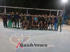 Babinsa Koramil 1621-04/Amanatun Utara, Bantu Pengamanan Turnamen Voly di Wilayah Binaannya